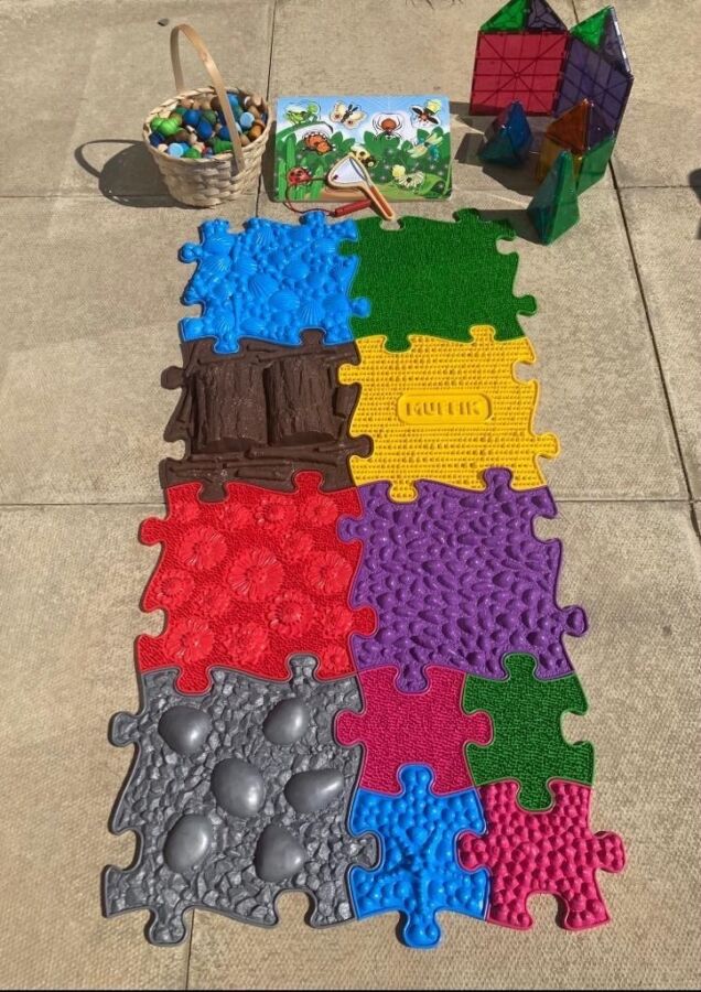 Happy Feet Play Mats Muffik Big and Small Set Tinker Tray Play